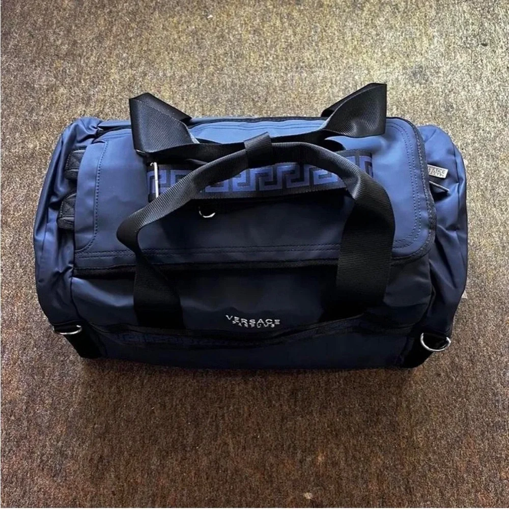 NWT Versace Parfums Men’s Navy/Black Duffel Bag Convertible Backpack GREAT GIFT!